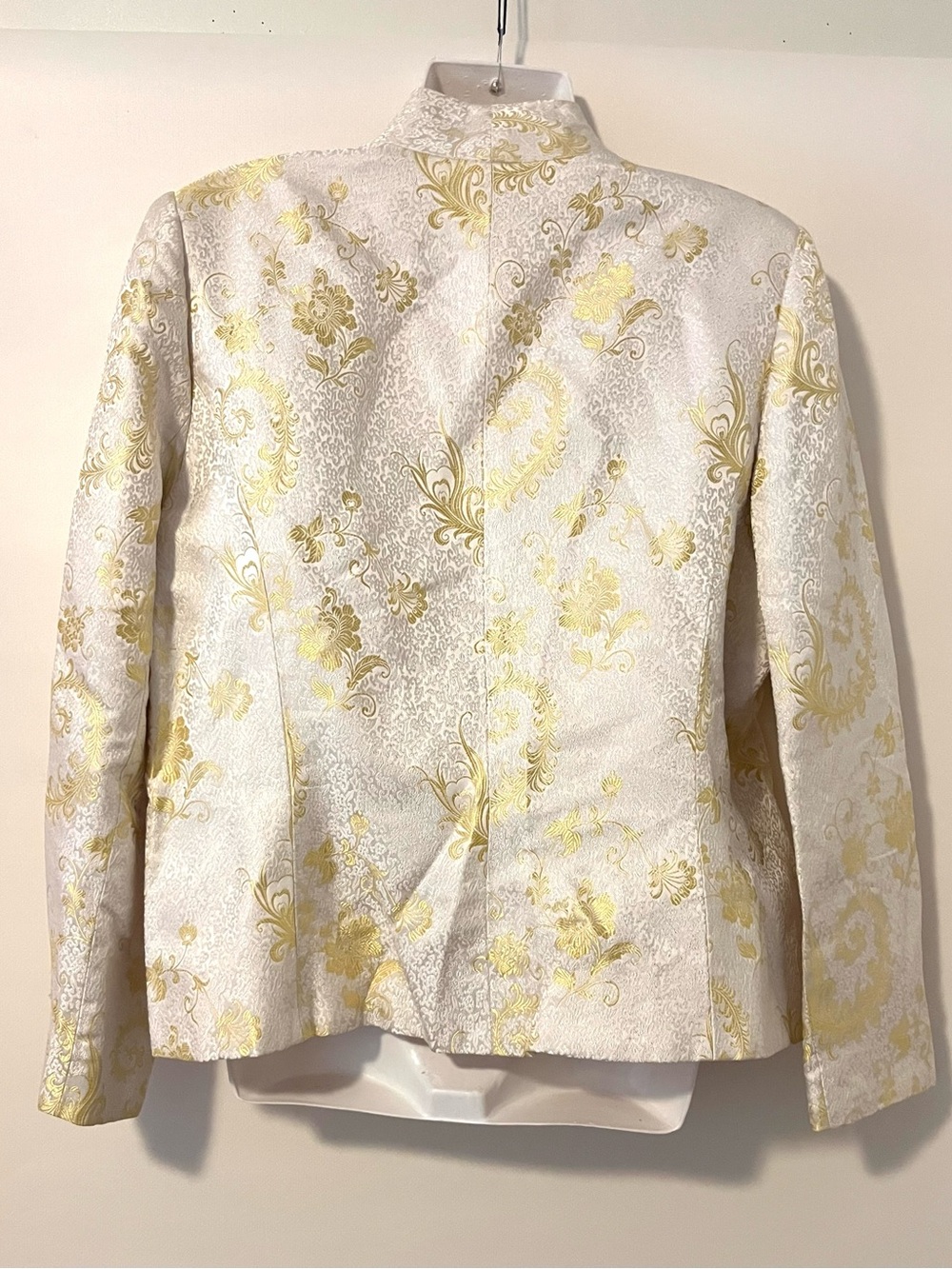 Flores & Flores Women’s Gold & White Floral Brocade Scroll Open Front Blazer 14 - Picture 3 of 8